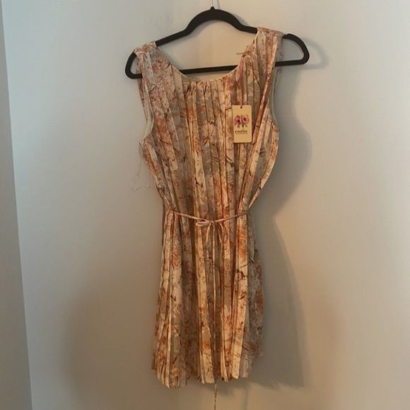 Women's Amber Decade Dress | Small | Blue District | Wolf & Badger - Picture 4 of 11